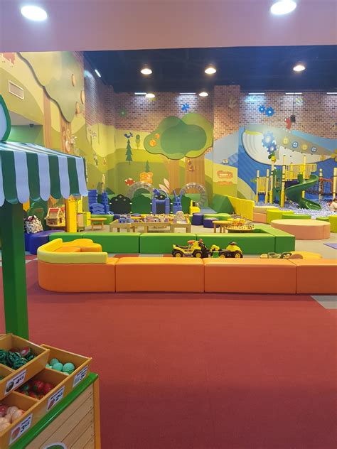 A Kidzoona Experience (January 2017).